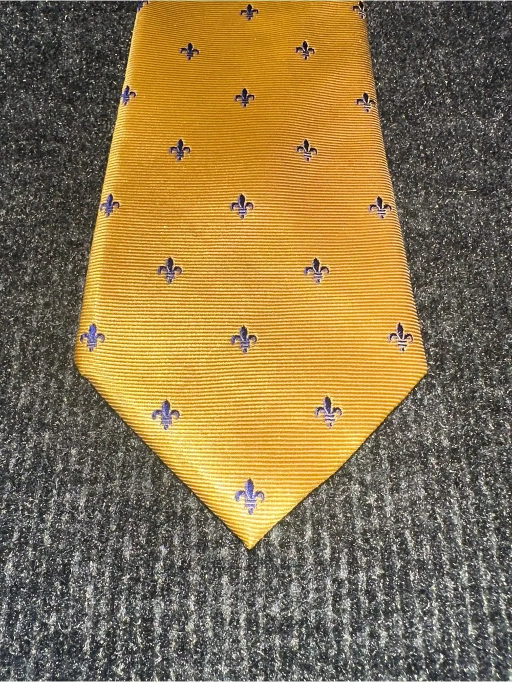Charles Tyrwhitt Yellow Fleur-de-Lis Neck tie – Jermyn Street London